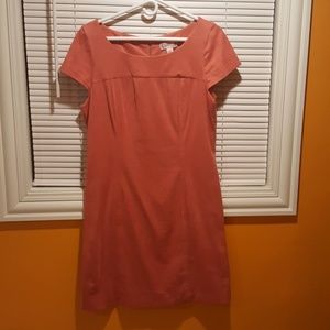 Cute peach dress size 14 like new